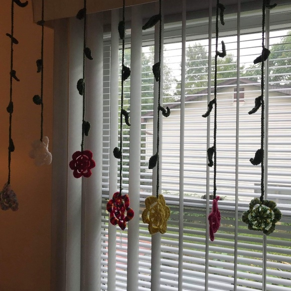 FARMHOUSE HANDMADE GRANNY SQUARE QUEEN BLANKET - Picture 5 of 8